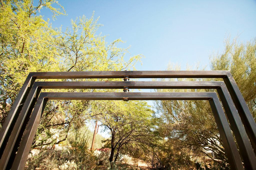 Etazin outdoor chair installation