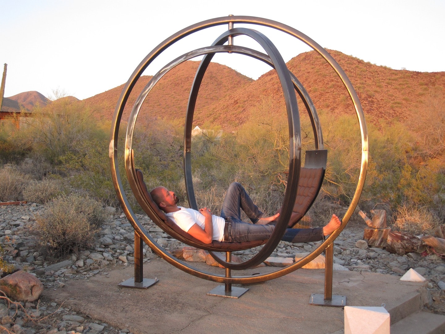 Etazin outdoor chair installation